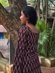 Aaruni – Maroon Pochampally Ikat Short Kurti - Image 3