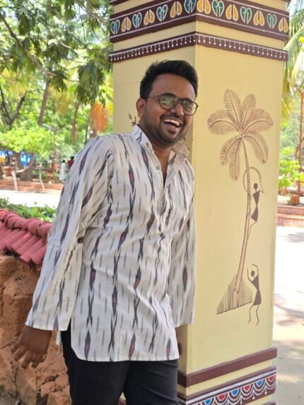 Kaari – Cream & Black Pochampally Ikat Short Kurta